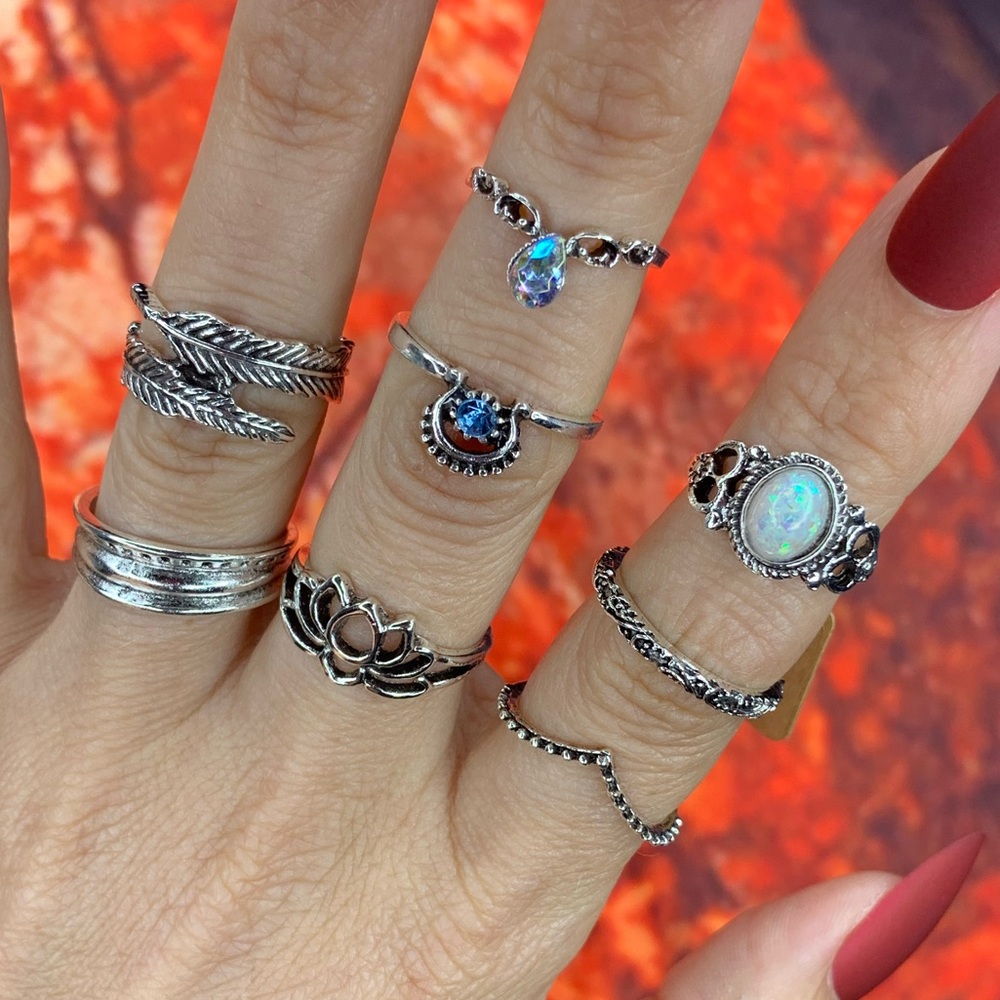 3/$10 NEW Boho Style Rings & MIDI Rings Design Mix / silver tone Bundle NWOT - Picture 4 of 7